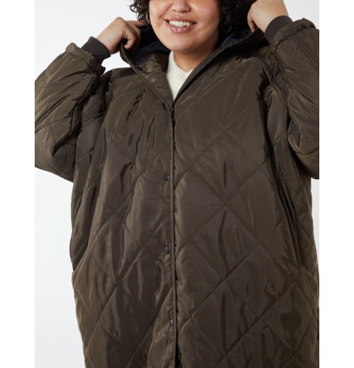 Curve Diamond Quilted Coat Curve Diamond Quilted Coat